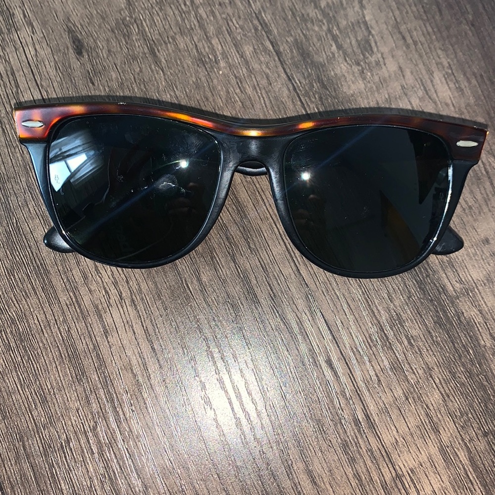 Vintage Men’s Ray-Ban Wayfarer II sunglasses